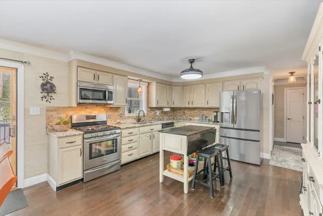 $494,000 | 19 James Henry Drive, Barrington, NH 03825