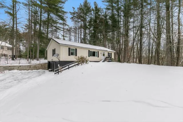 $494,000 | 19 James Henry Drive, Barrington, NH 03825