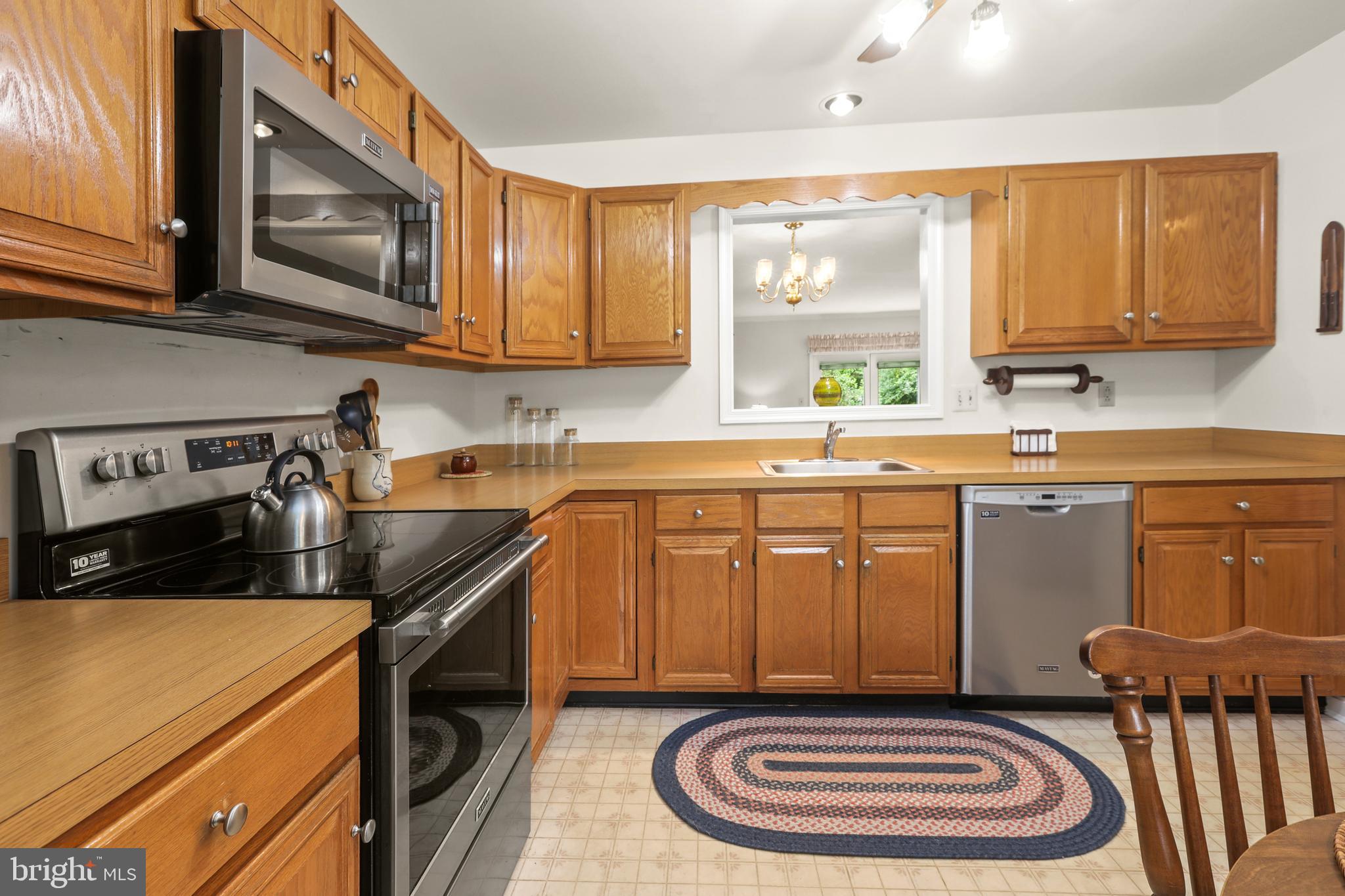 741 Burgh Westra Way Abingdon, MD 21009 - Photo 13 of 48 a kitchen with a sink cabinets and window