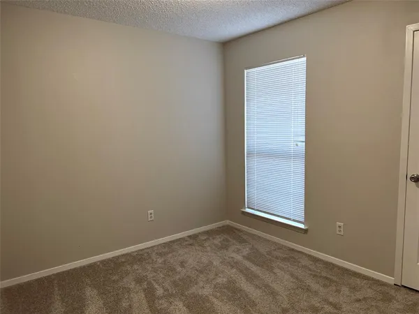 $2,200 | 202 South Sendero Drive, Decatur, TX 76234