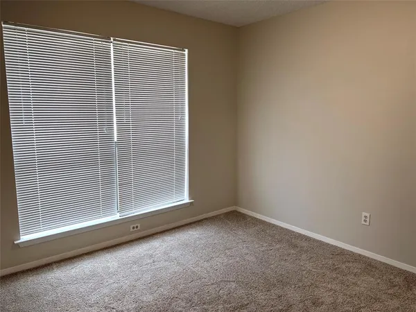 $2,200 | 202 South Sendero Drive, Decatur, TX 76234
