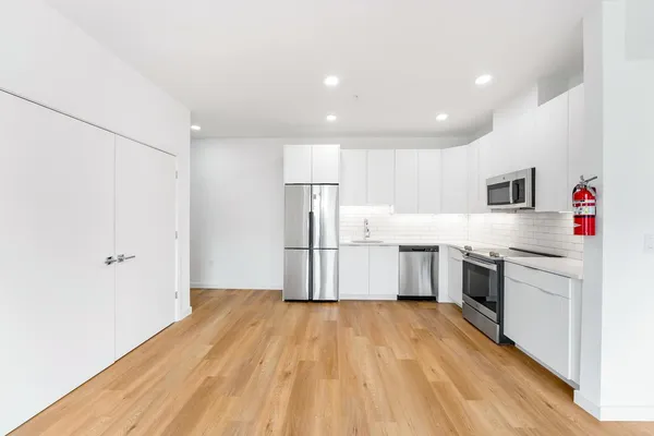 $2,595 | 175 West 7th Street, Unit 313, Bayonne, NJ 07002