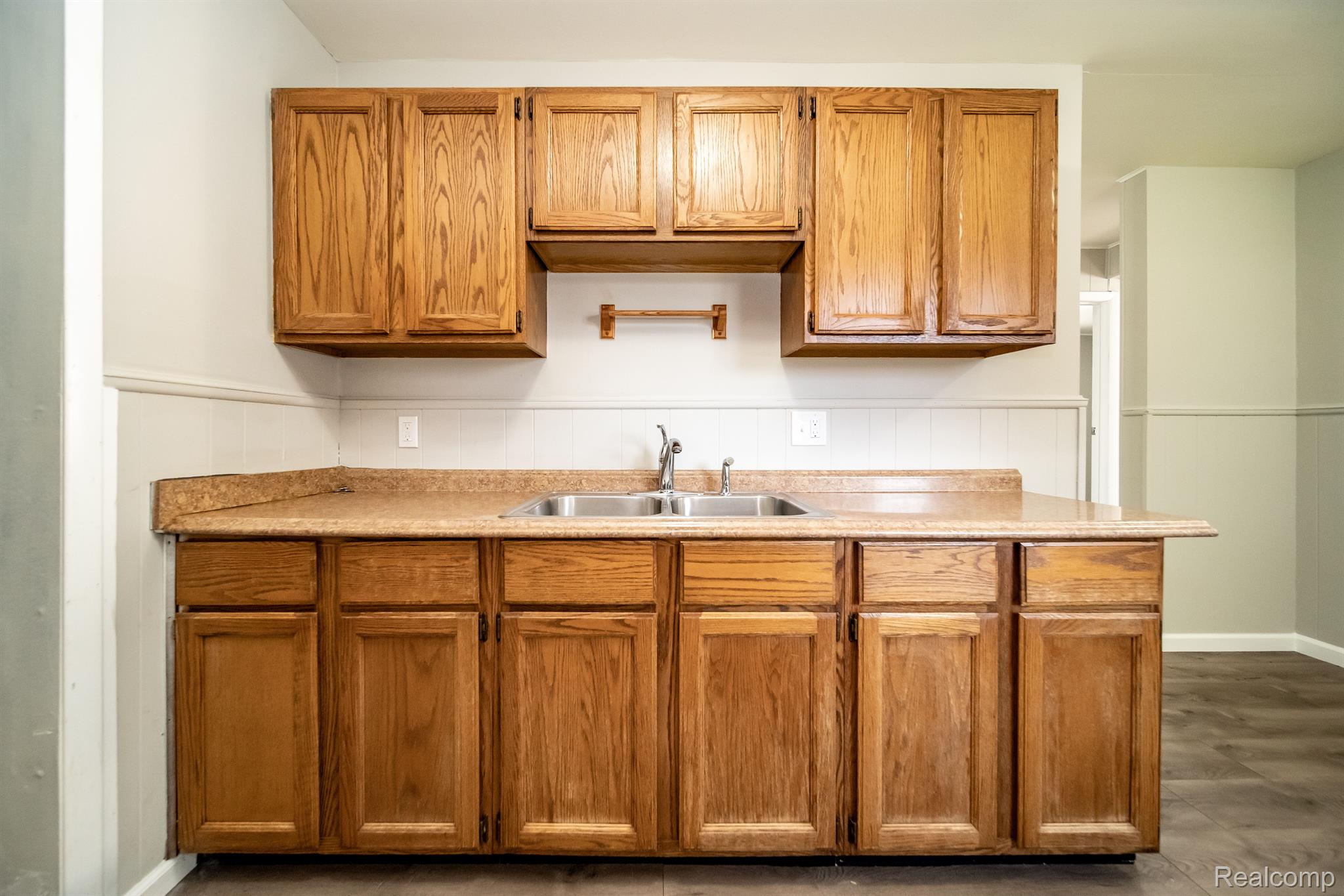 8233 Stephens Road Center Line, MI 48015 - Photo 12 of 48 Gallery Image 12