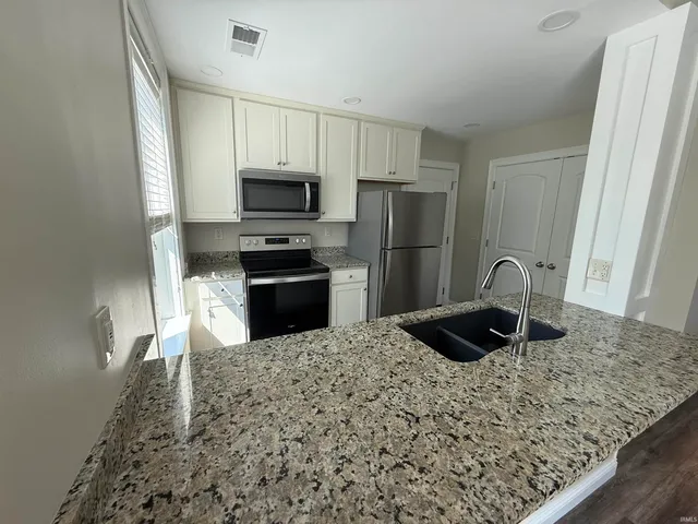 $1,250 | 7 Mulberry Street, Unit M, Evansville, IN 47713