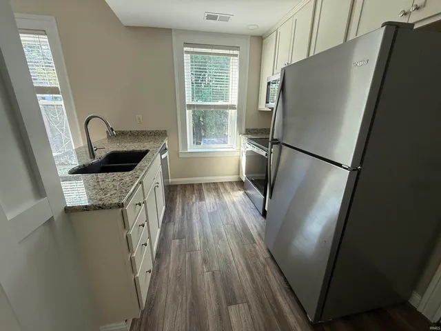 $1,250 | 7 Mulberry Street, Unit M, Evansville, IN 47713