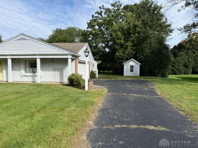381 Enfield Road Dayton, OH 45459 - Photo 2 of 16 Gallery Image 2