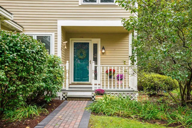 $562,500 | 5 Chatfield Drive, Nashua, NH 03063