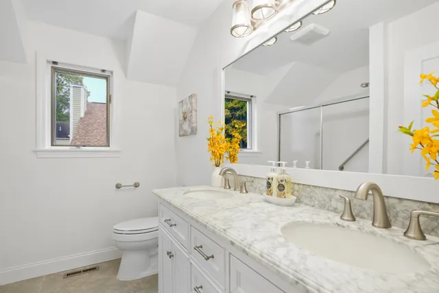 $562,500 | 5 Chatfield Drive, Nashua, NH 03063