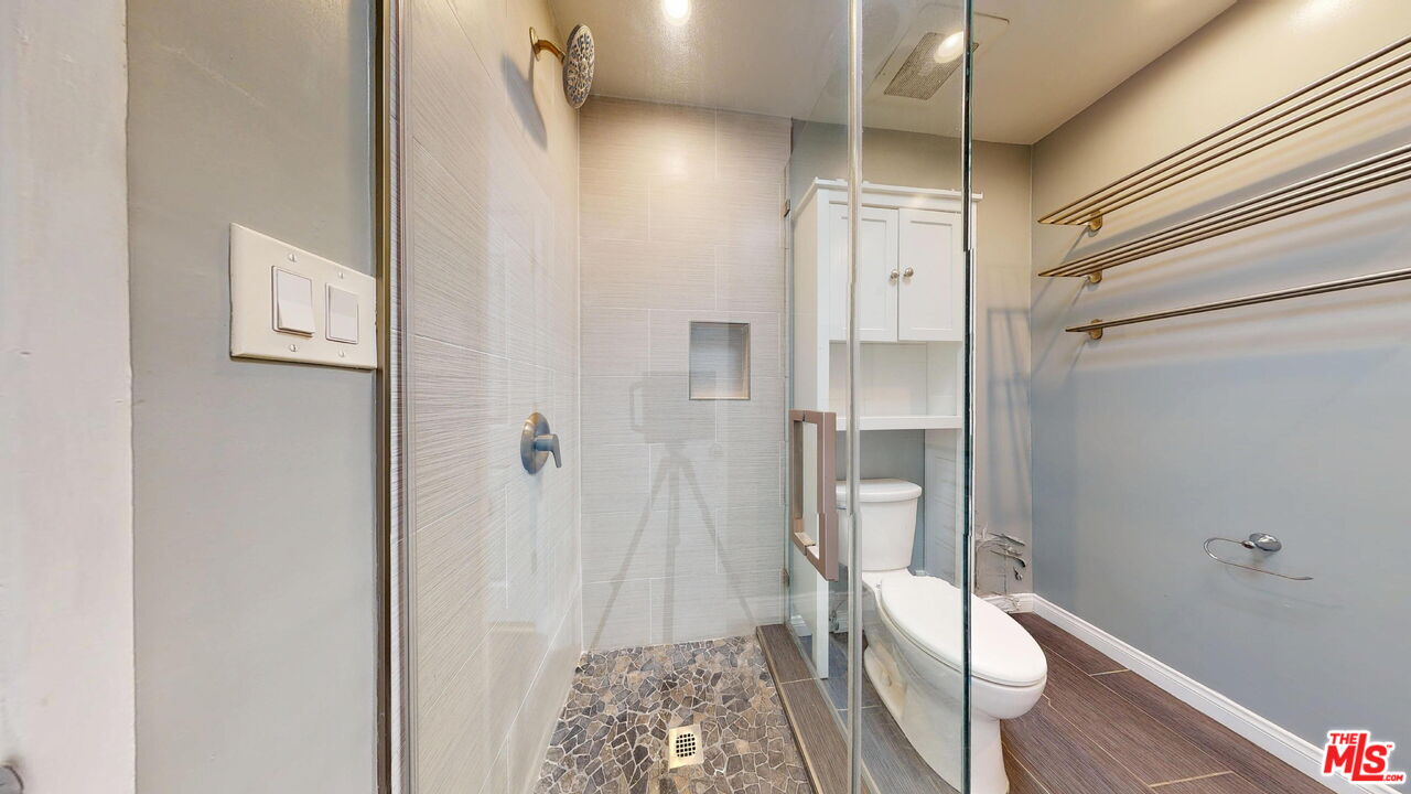 14335 Huston Street, Unit 113 Sherman Oaks, CA 91423 - Photo 19 of 21