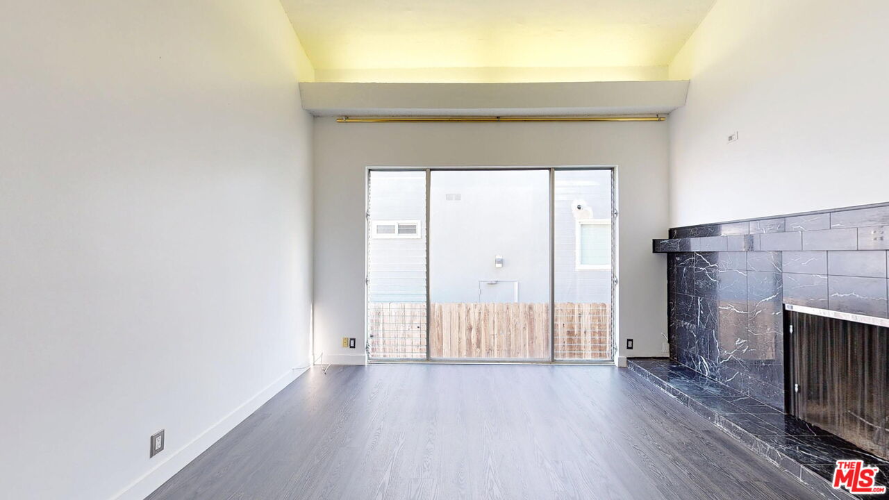 14335 Huston Street, Unit 113 Sherman Oaks, CA 91423 - Photo 3 of 21