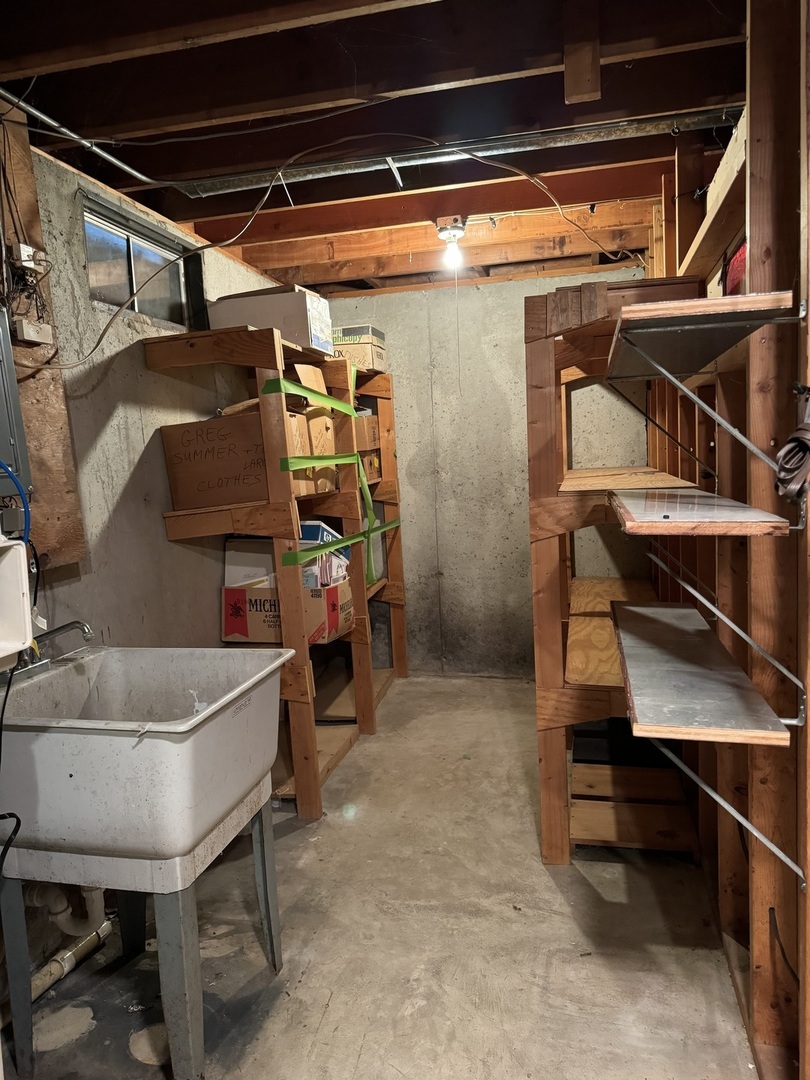 7912 Elm Street Harvard, IL 60033 - Photo 25 of 37 a utility room with dryer and washer