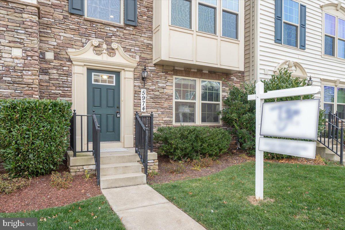 5974 Jefferson Commons Way Frederick, MD 21703 - Photo 2 of 26