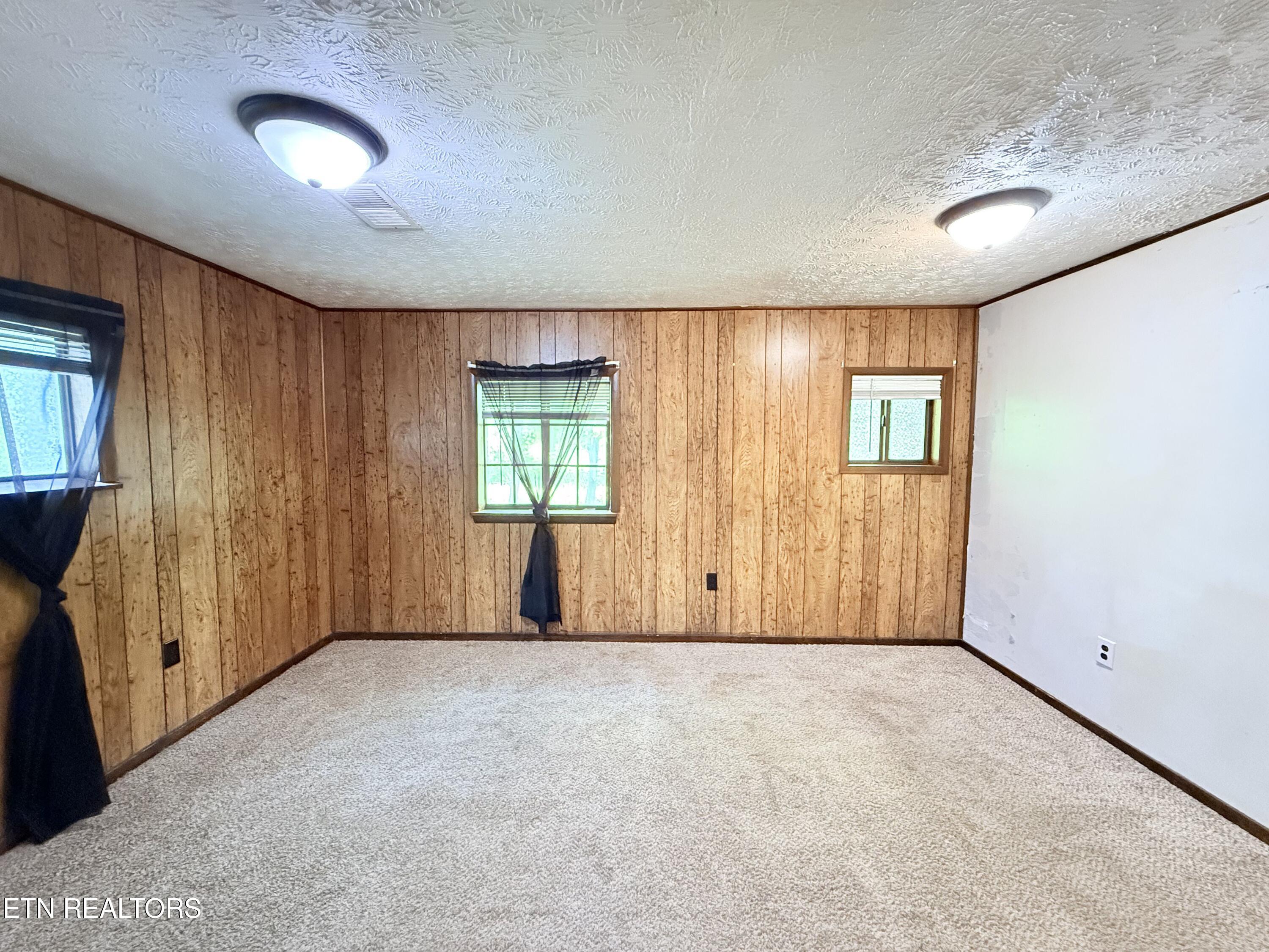 2391 Buffalo Road Oneida, TN 37841 - Photo 23 of 43 Primary Bedroom