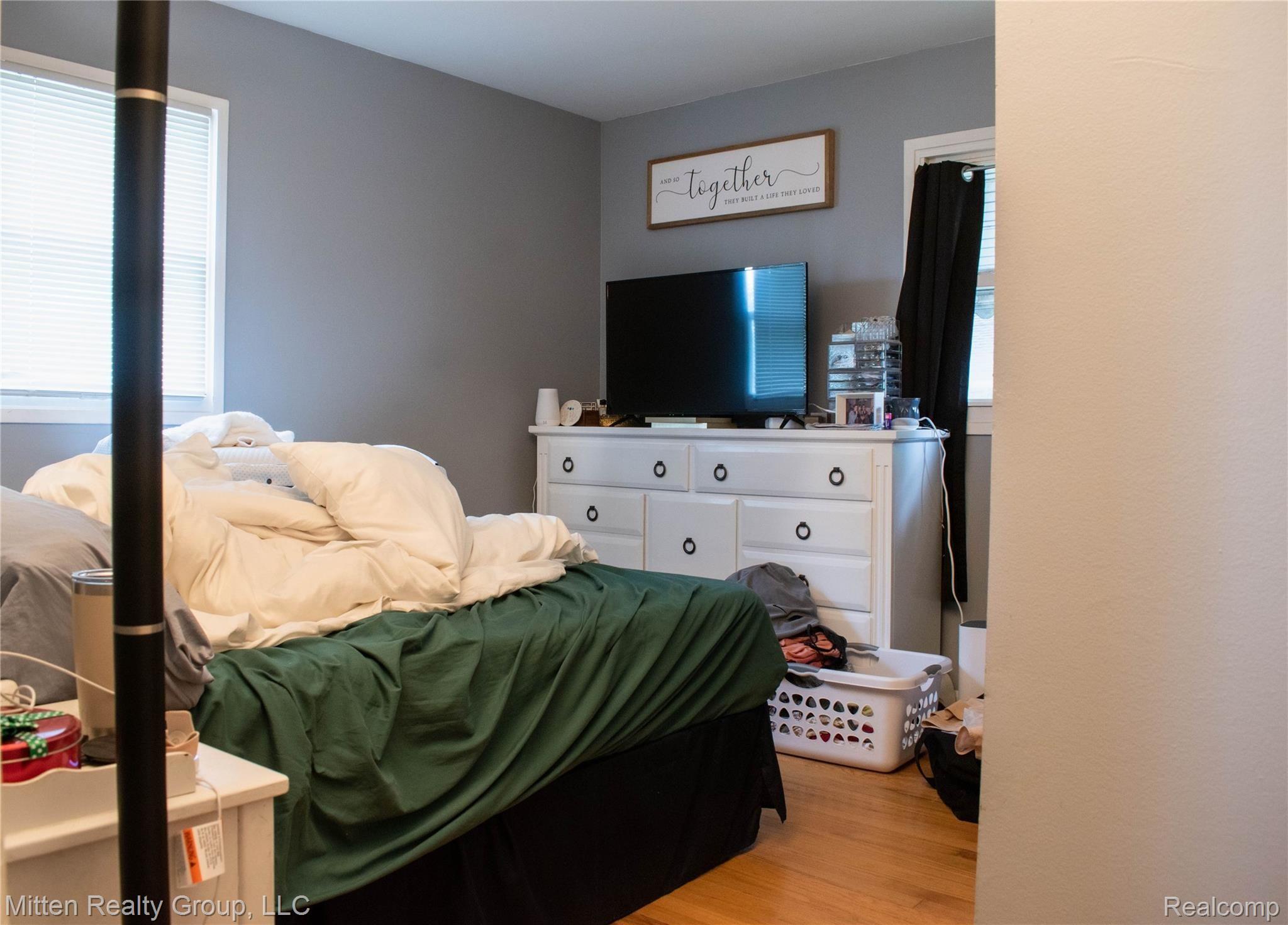 4237 Crooks Road Royal Oak, MI 48073 - Photo 8 of 12 DSC_0031.jpg