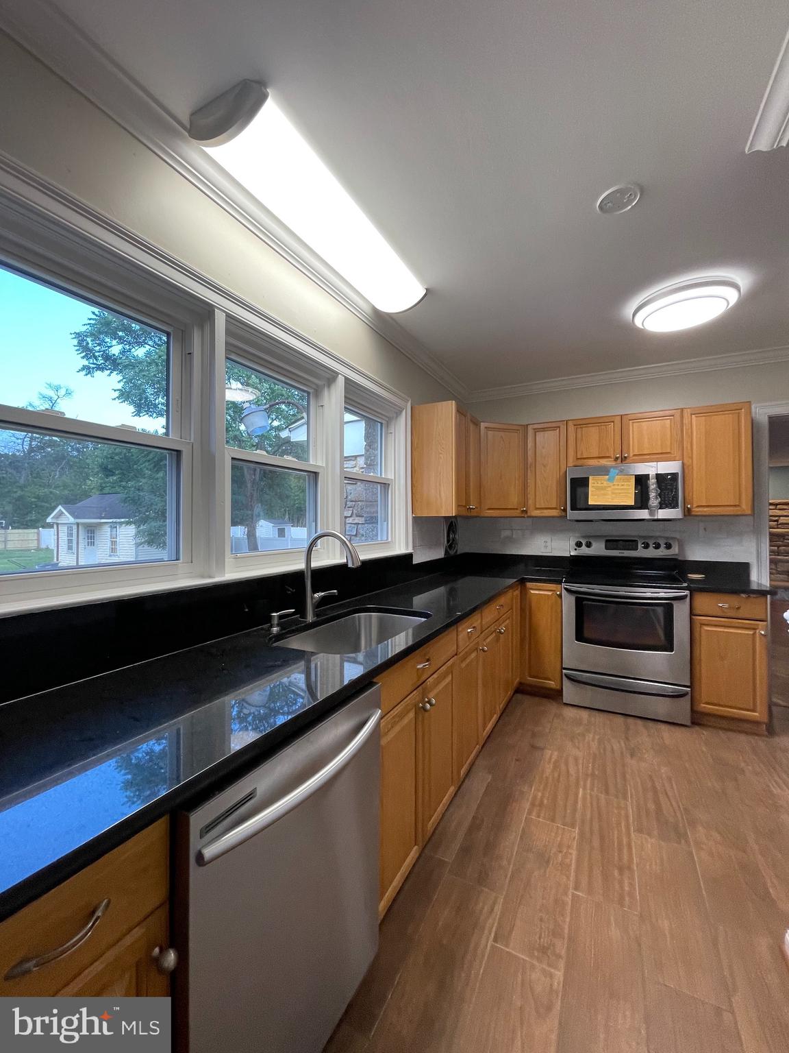 4524 Mountain Road Pasadena, MD 21122 - Photo 5 of 27 Gallery Image 5