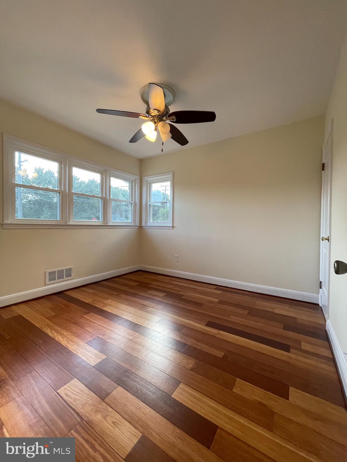 4524 Mountain Road Pasadena, MD 21122 - Photo 8 of 27 Gallery Image 8