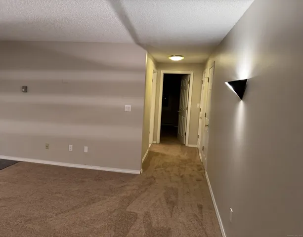 en empty room with an empty space