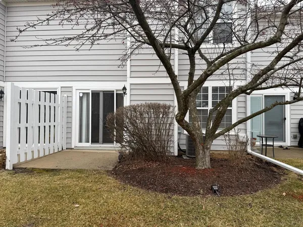 $334,900 | 274 Sheffield Drive, Unit 274, Schaumburg, IL 60107