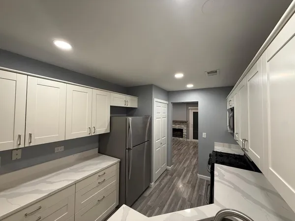 $334,900 | 274 Sheffield Drive, Unit 274, Schaumburg, IL 60107