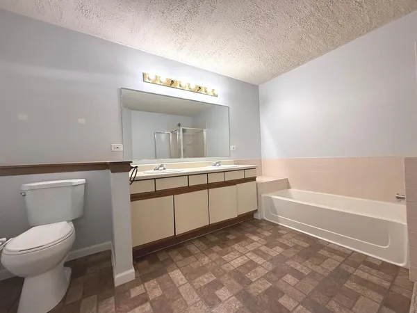 $334,900 | 274 Sheffield Drive, Unit 274, Schaumburg, IL 60107