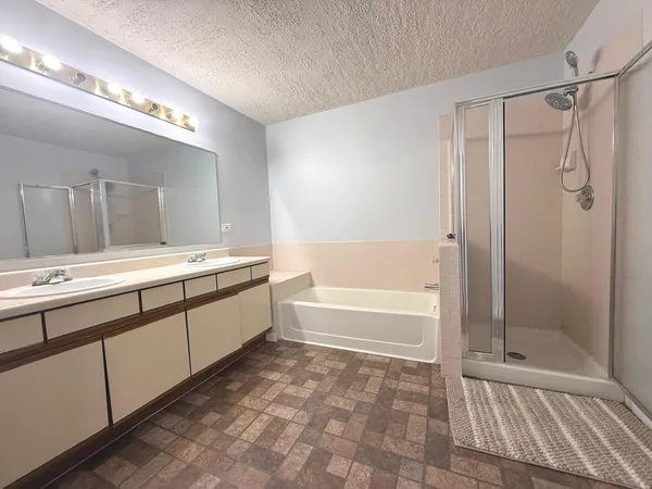 $334,900 | 274 Sheffield Drive, Unit 274, Schaumburg, IL 60107