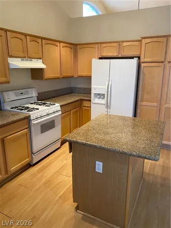 $2,450 | 7565 Splashing Rock Drive, Las Vegas, NV 89131
