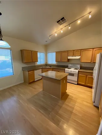 $2,450 | 7565 Splashing Rock Drive, Las Vegas, NV 89131