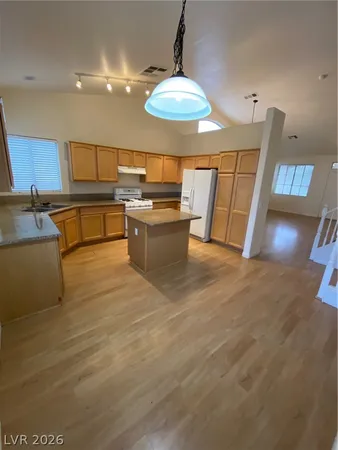 $2,450 | 7565 Splashing Rock Drive, Las Vegas, NV 89131