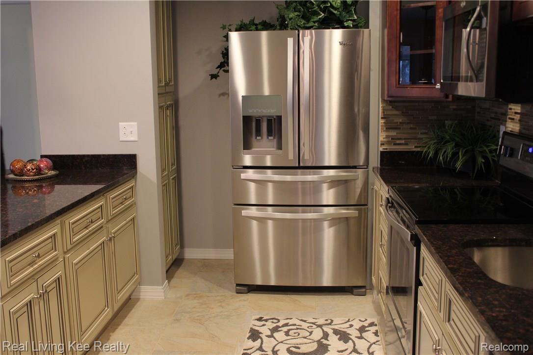 35315 Rockingham Drive Sterling Heights, MI 48310 - Photo 12 of 38 Don't you just love it???