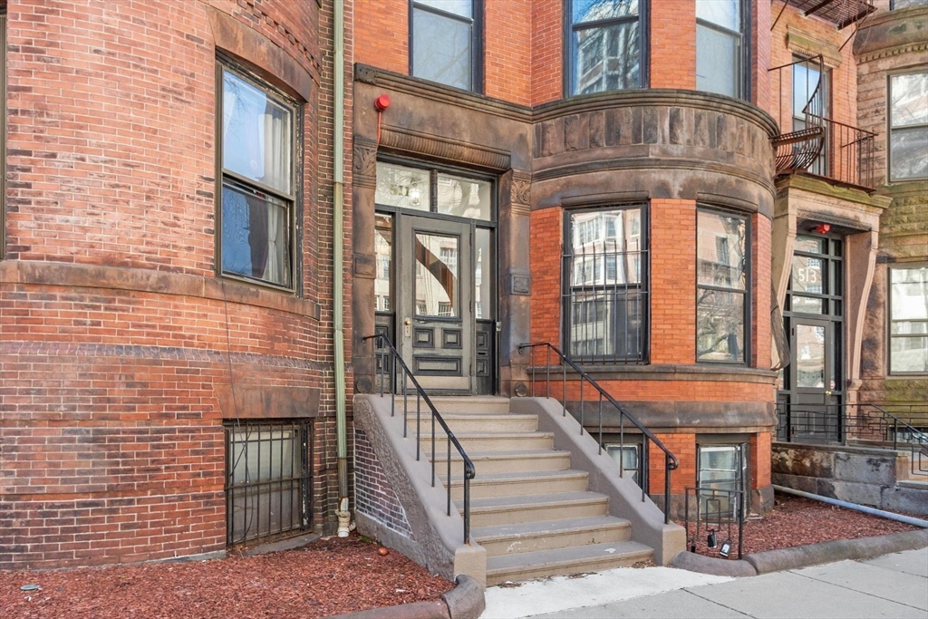 511 Beacon Street, Unit 8 Boston, MA 02215 - Photo 16 of 18