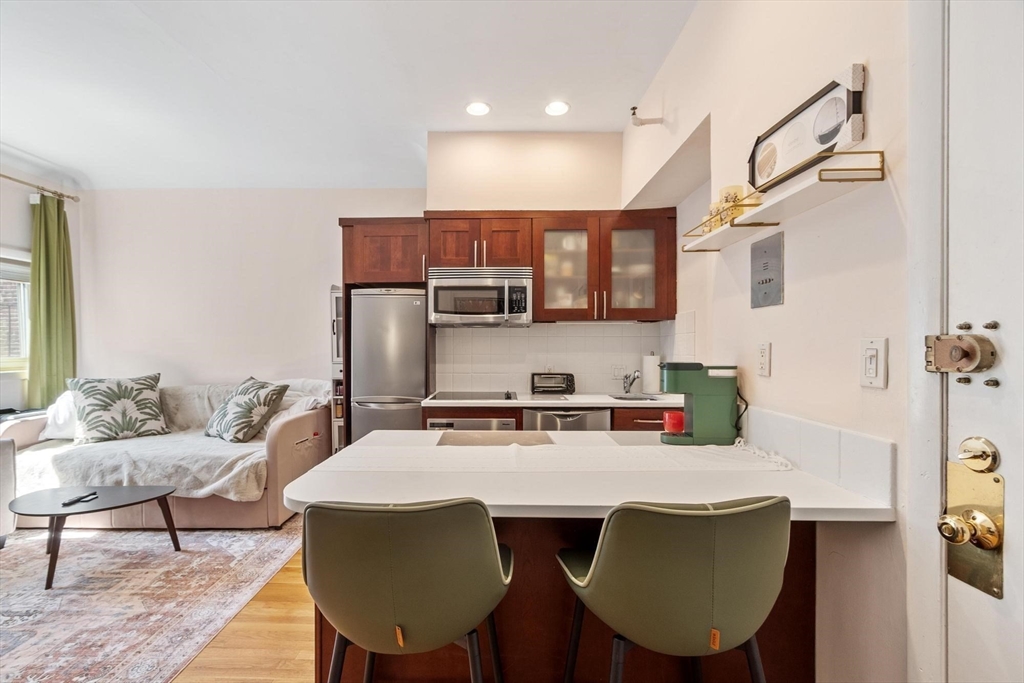 511 Beacon Street, Unit 8 Boston, MA 02215 - Photo 3 of 18