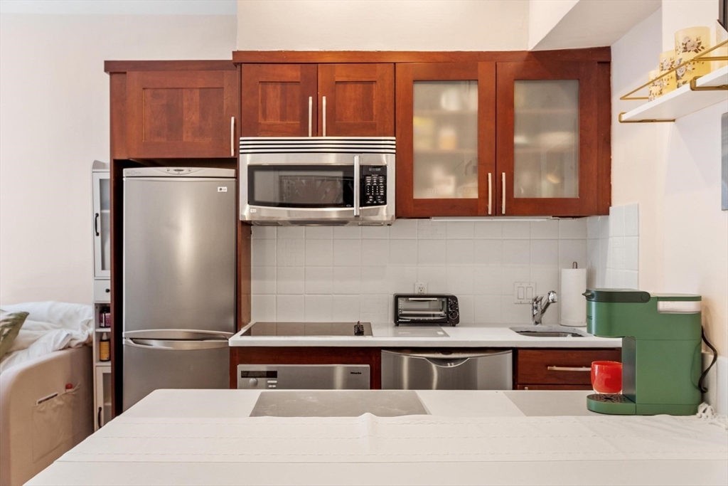 511 Beacon Street, Unit 8 Boston, MA 02215 - Photo 7 of 18