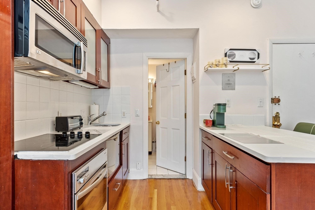 511 Beacon Street, Unit 8 Boston, MA 02215 - Photo 9 of 18