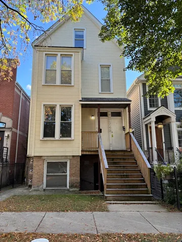 $1,100,000 | 1749 West Barry Avenue, Chicago, IL 60657