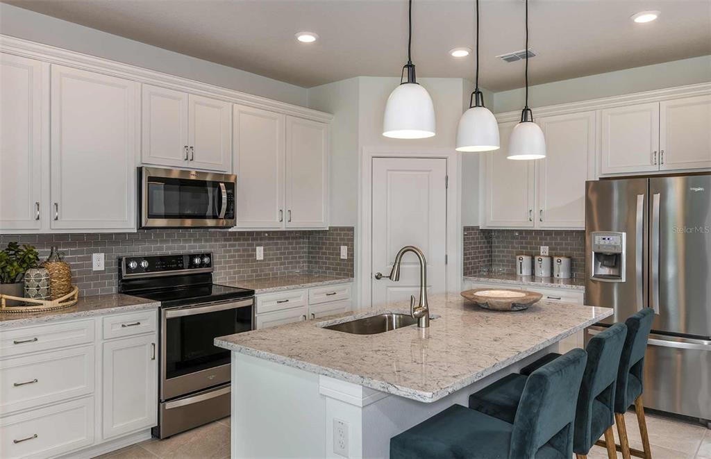 4471 Southwest 82nd Loop Ocala, FL 34476 - Photo 5 of 20