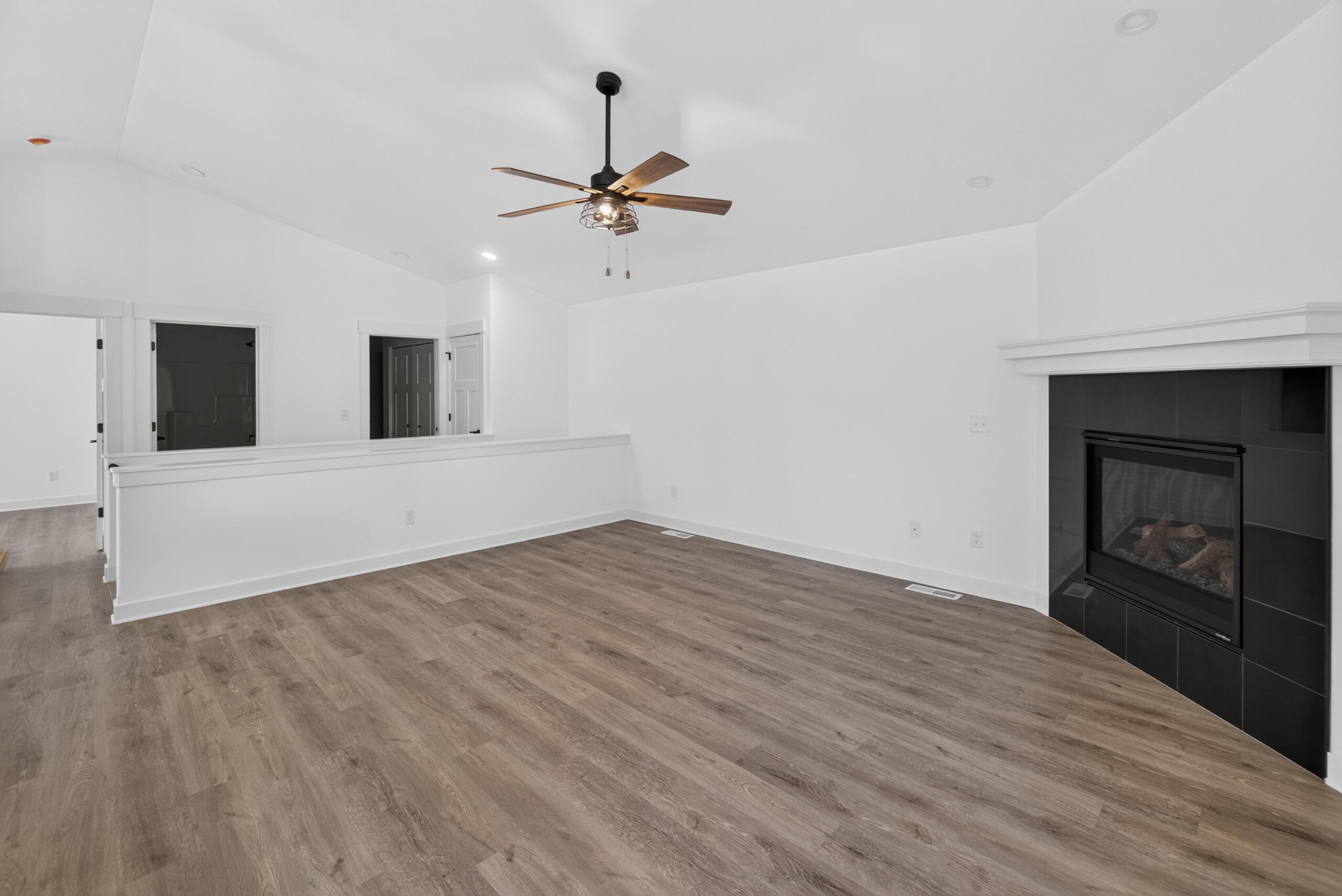 W206N16178 Stonebrook Drive Jackson, WI 53037 - Photo 9 of 20 DSC08154