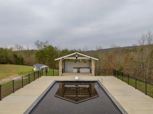 $3,500,000 | 670 Maine Avenue, Trenton, GA 30752