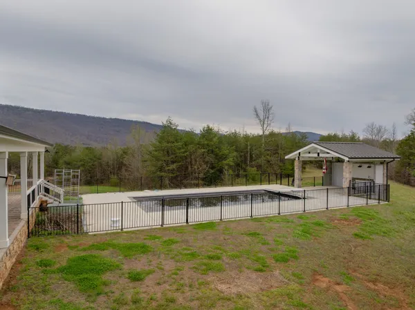 $3,500,000 | 670 Maine Avenue, Trenton, GA 30752
