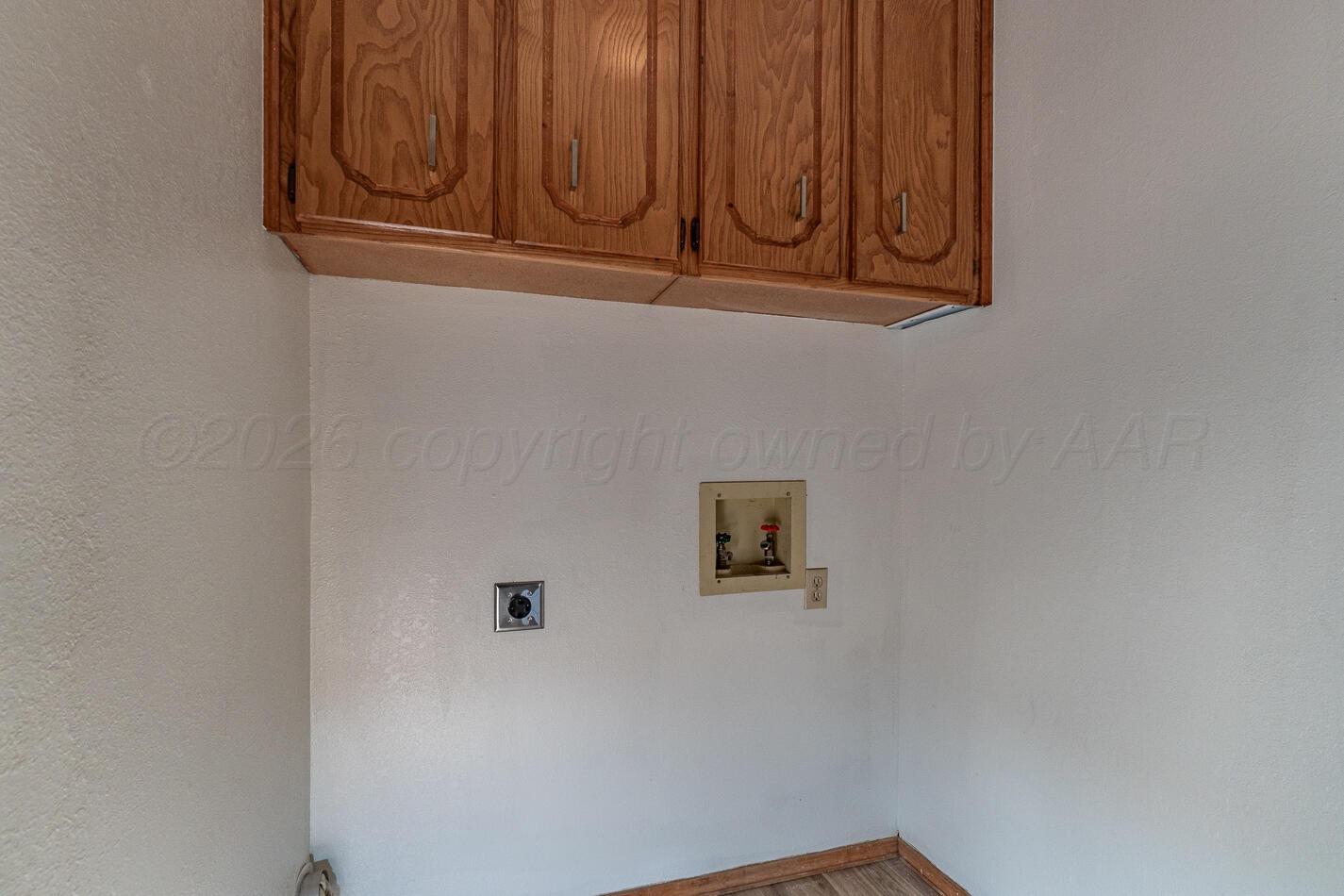 607 Mississippi Street Borger, TX 79007 - Photo 20 of 23 a view of door