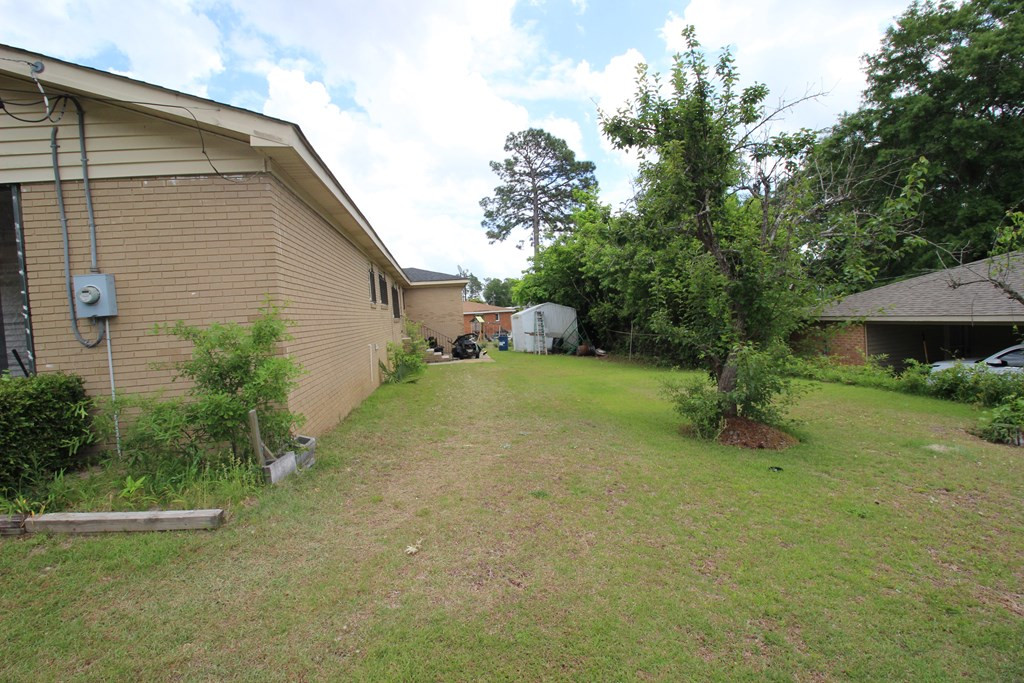1929 Valley Spring Road Augusta, GA 30909 - Photo 4 of 25