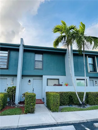 $2,650 | 1168 Northwest 97th Avenue, Unit 232, Pembroke Pines, FL 33024