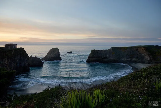 $1,695,000 | 30200 Highway 1, Fort Bragg, CA 95437
