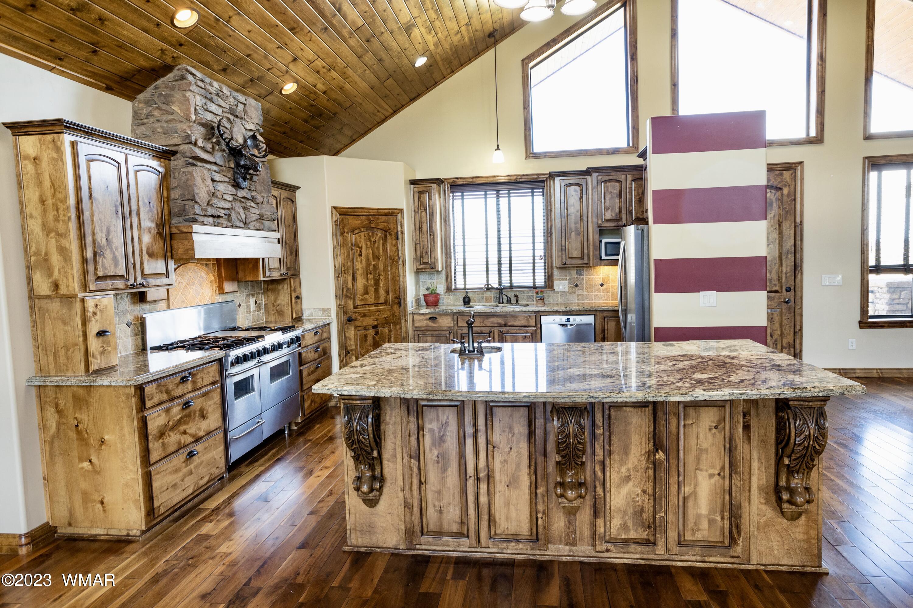 7583 Mission Hill Road Show Low, AZ 85901 - Photo 6 of 38 Gallery Image 6