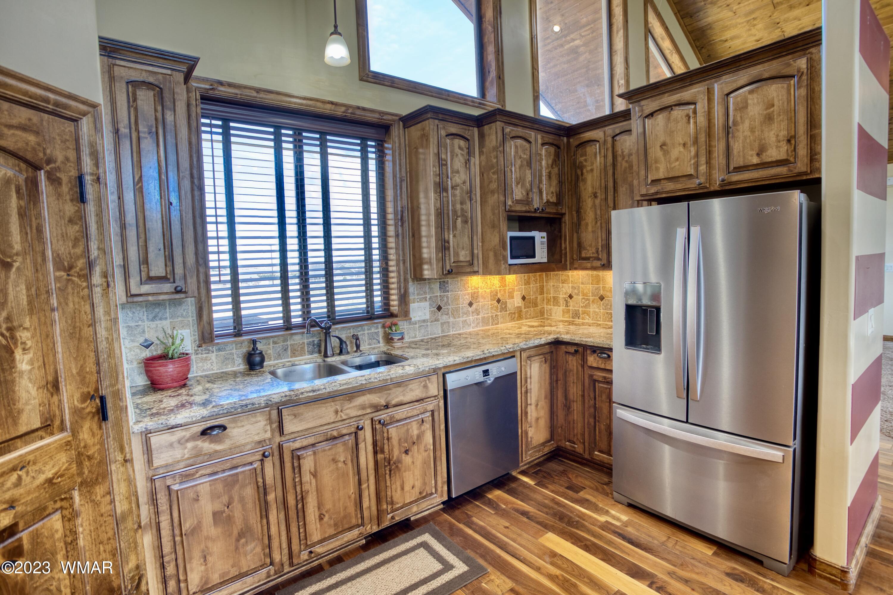 7583 Mission Hill Road Show Low, AZ 85901 - Photo 8 of 38 Gallery Image 8