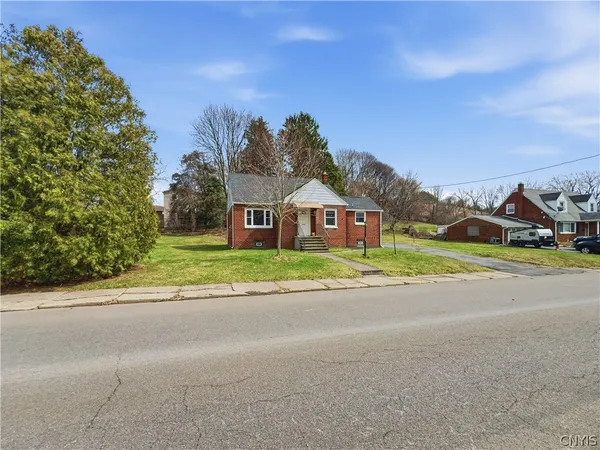 $2,400 | 429 Lionel Avenue, Geddes, NY 13209