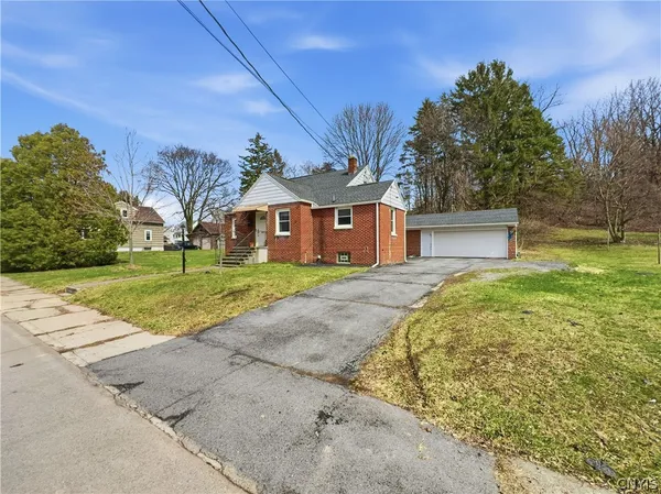 $2,400 | 429 Lionel Avenue, Geddes, NY 13209