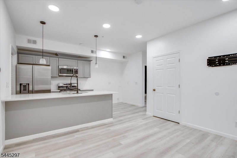 500 South 18th Street, Unit 1 Newark, NJ 07103 - Photo 6 of 21