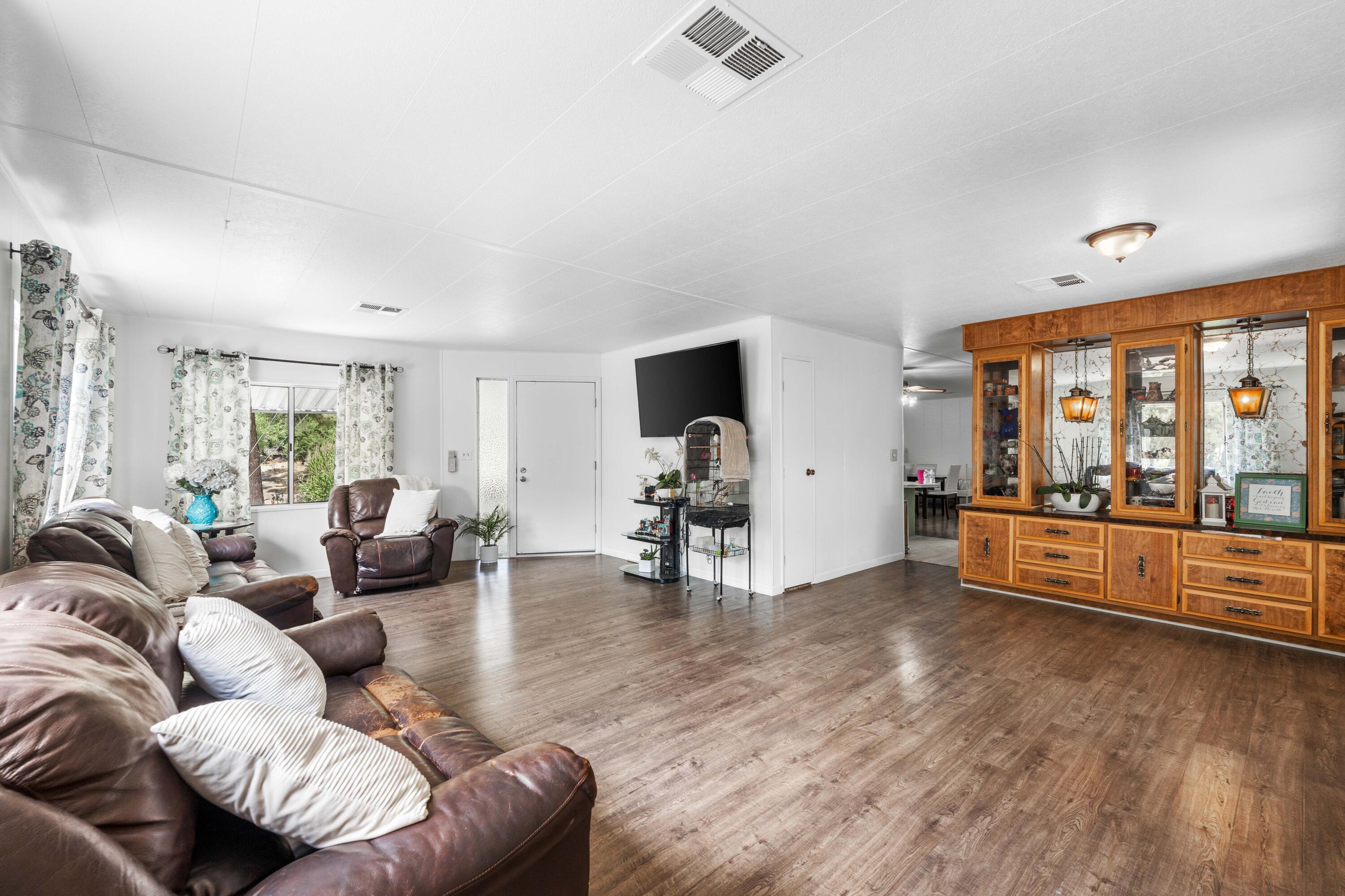 36200 Paradise Ranch Road Castaic, CA 91384 - Photo 16 of 42 pic16 paradaise