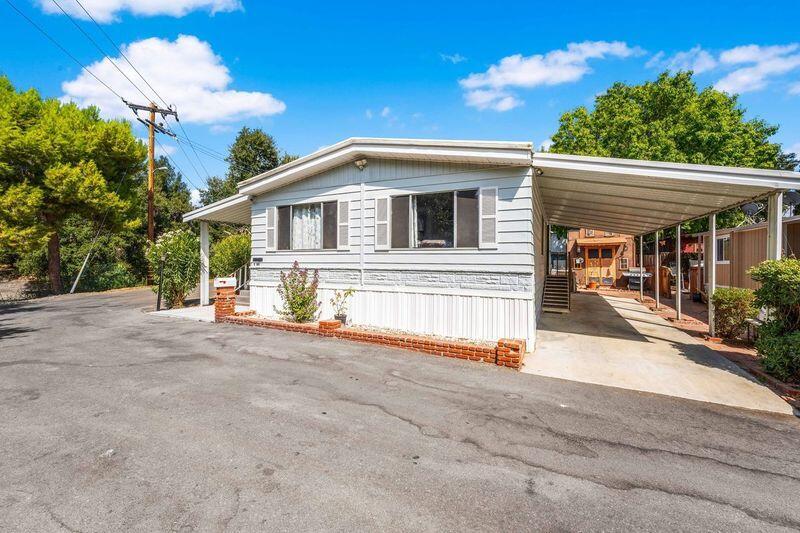 36200 Paradise Ranch Road Castaic, CA 91384 - Photo 3 of 42 pic3 paradaise