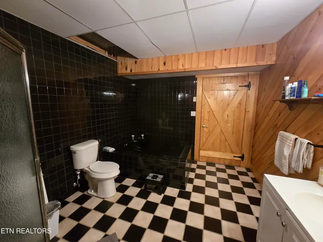 $699,000 | 533 Phoenix Drive, Jonesville, VA 24263